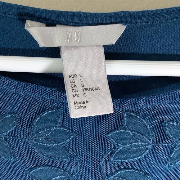 H&M Quarter Sleeve Top Semi-Mesh Floral - Picture 5 of 6